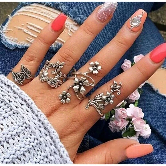 4 PC (Women's)-(Floral Ring Set)-(Silver)-(New)-(Ring Sizes Pitured)-$30.00 - Picture 2 of 5